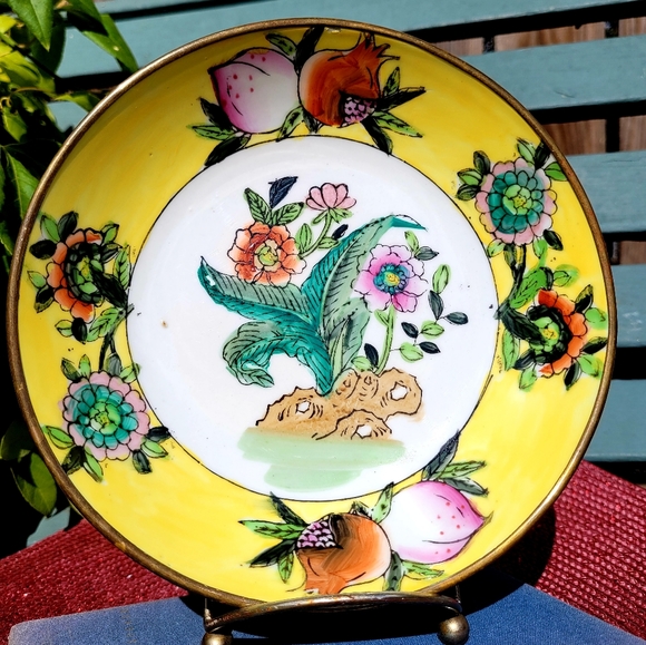 Vintage Chinese brass encased hand painted decorative bowl with built in hanger - Picture 1 of 9